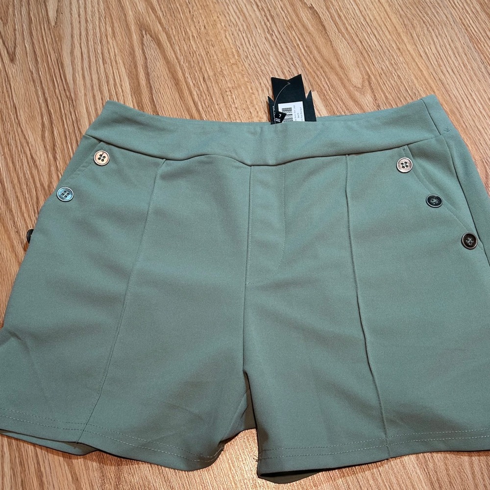Crazy Train Perfect Pair‎ Shorts Sage Green Button Detail High Waist Large NWT